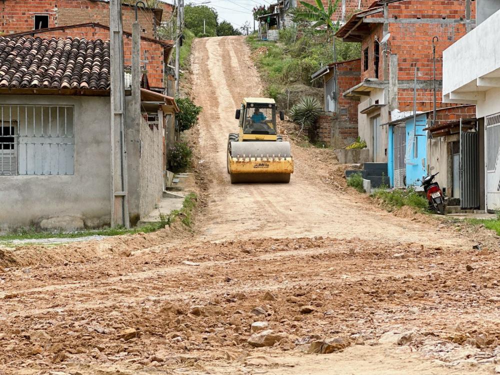 Prefeitura Segue Avançando Nos Serviços De Patrolamento E Cascalhamento ...